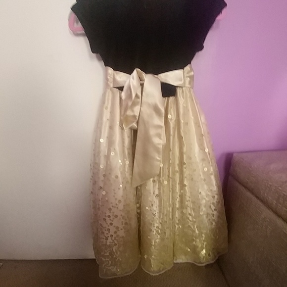 Dress - Picture 2 of 3